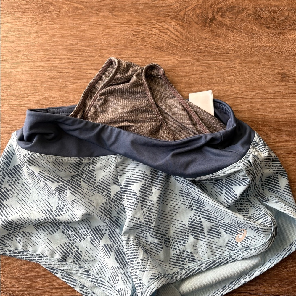 ASICS Gray Patterned Running Shorts - Picture 4 of 4